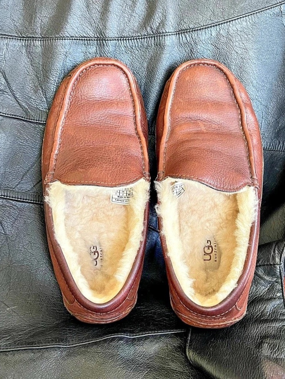 UGG Men's Ascot Slippers Dark Spice Brown Leather Size 8